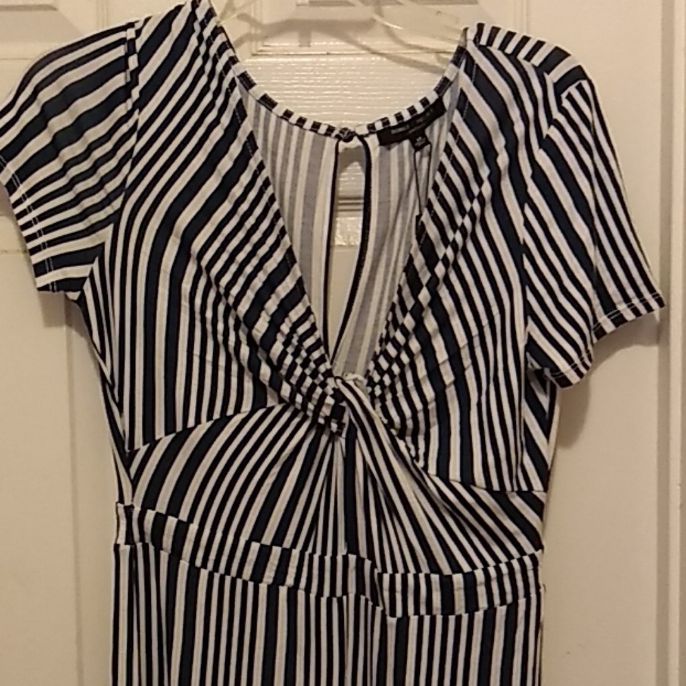 Romeo & Juliet Couture Striped pant suit M - Picture 3 of 4